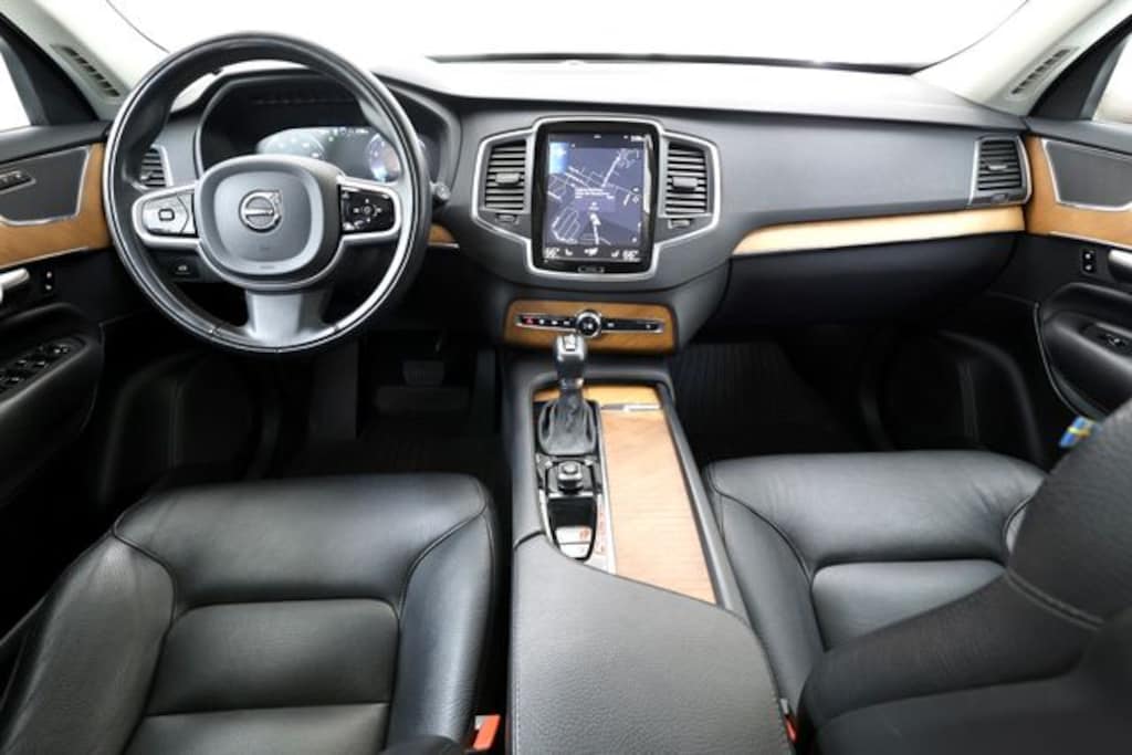 Certified 2022 Volvo XC90 T6 AWD Momentum 7 Seater SUV