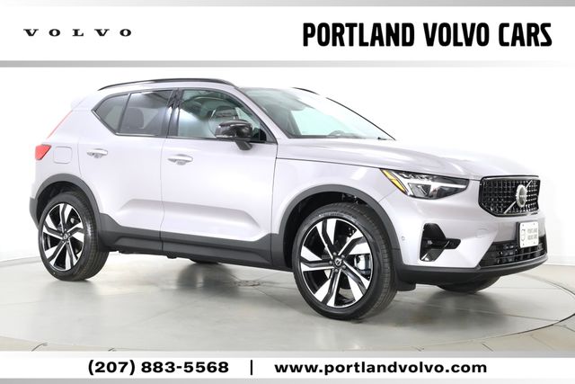 2026 Volvo XC40 B5 Plus Dark AWD's photo