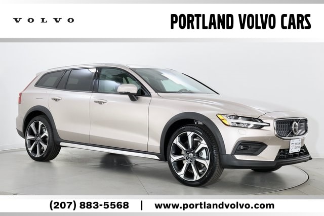 2026 Volvo V60 Cross Country Ultra's photo