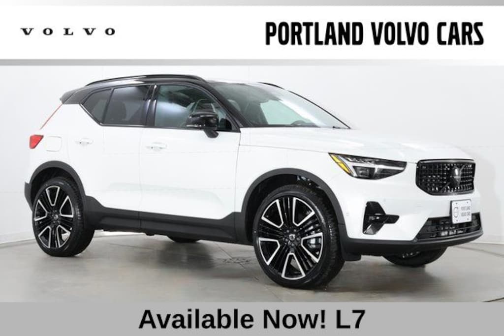New 2026 Volvo XC40 B5 Ultra Black Edition SUV