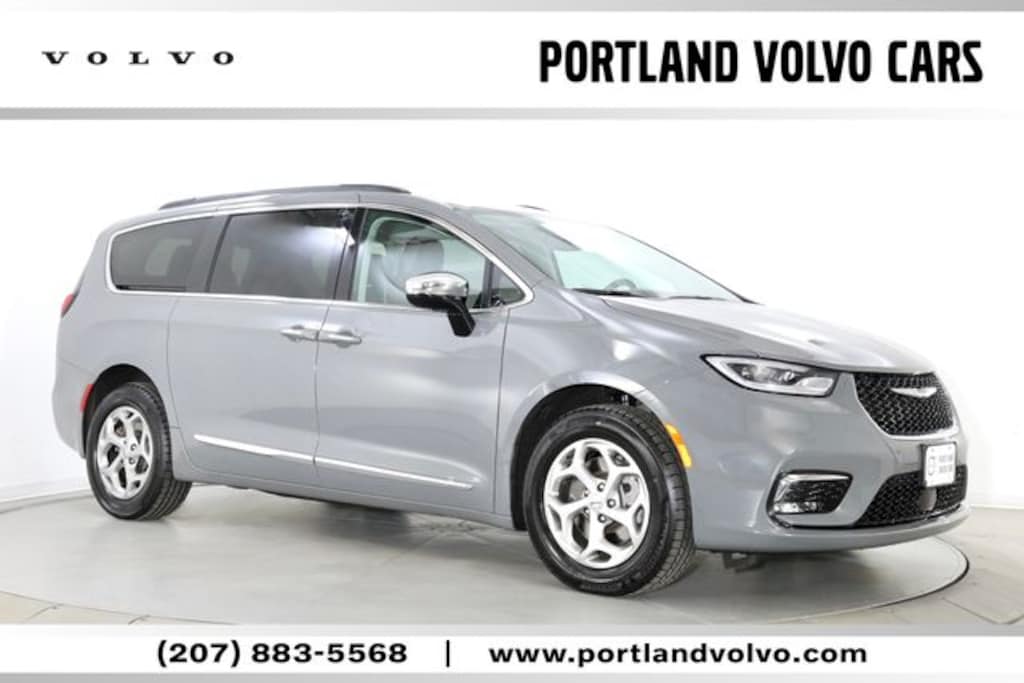 Used 2023 Chrysler Pacifica Limited Van Passenger Van