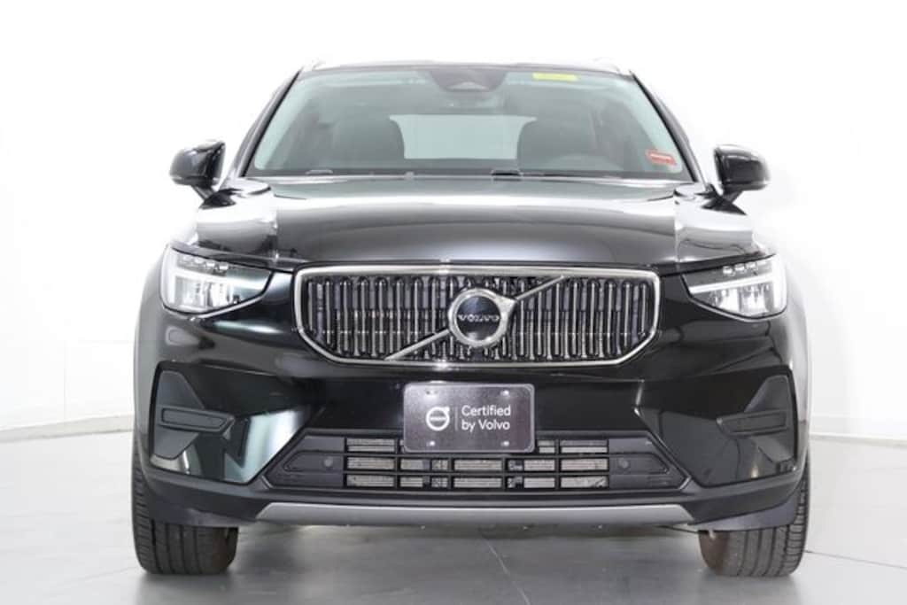 Certified 2025 Volvo XC40 B5 Core Bright Theme SUV