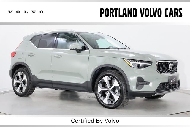 2025 Volvo XC40 Plus's photo
