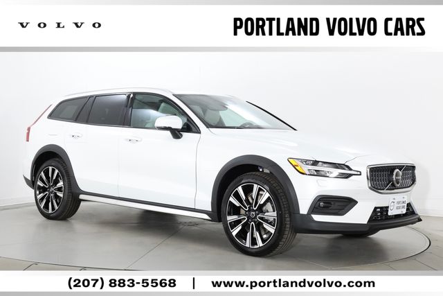 2026 Volvo V60 Cross Country B5 Ultra AWD's photo