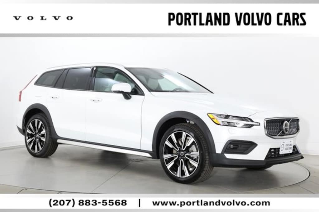 New 2026 Volvo V60 Cross Country B5 Ultra Wagon