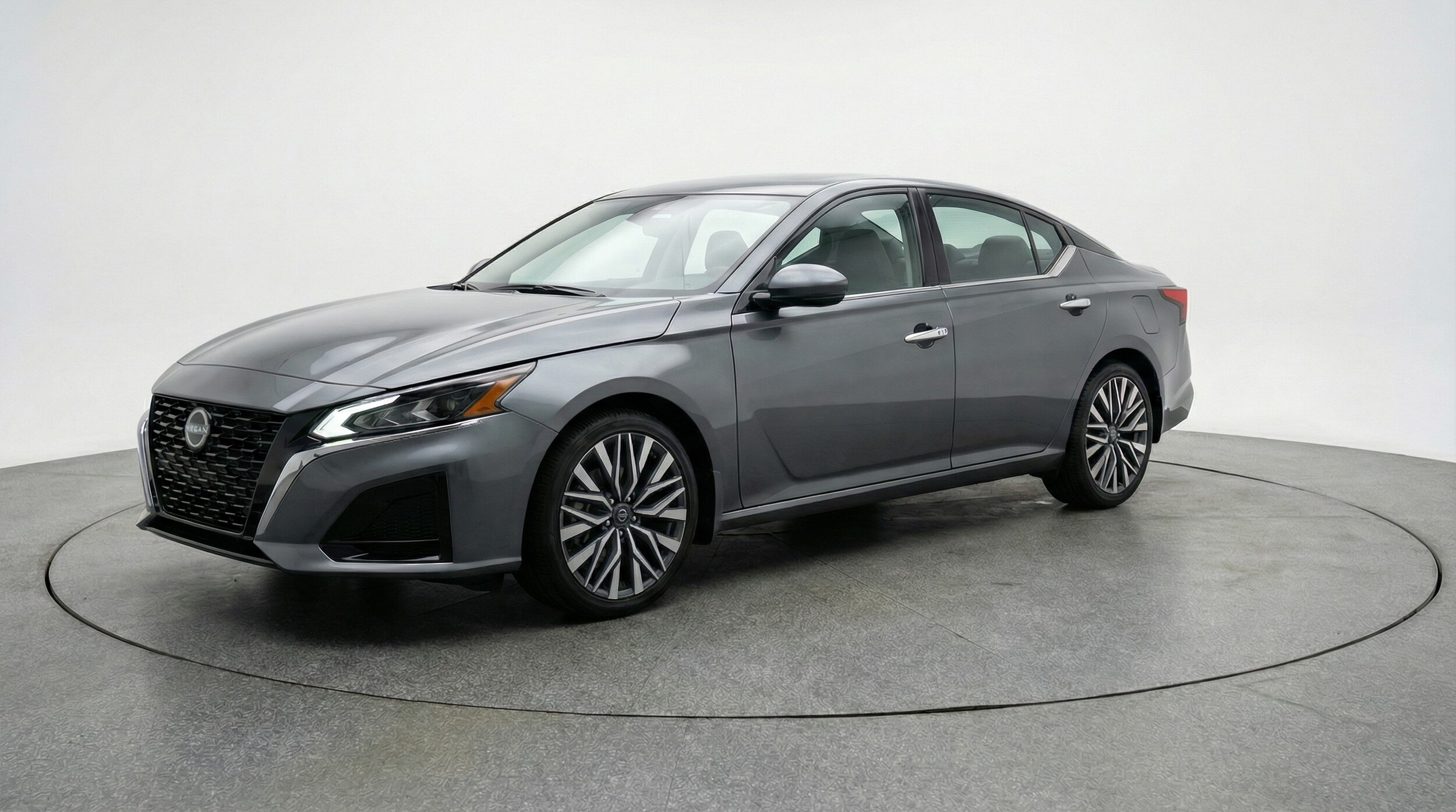 Thumbnail: 2025 Nissan Altima - 3