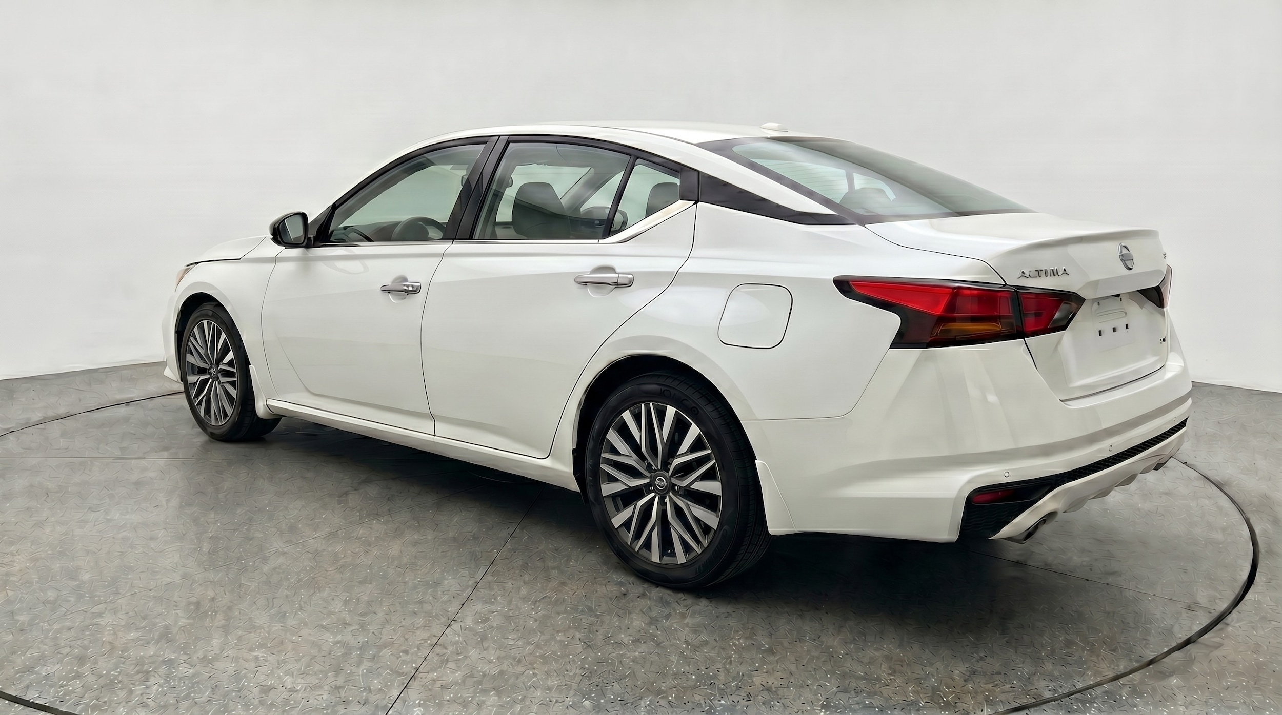 Thumbnail: 2025 Nissan Altima - 5
