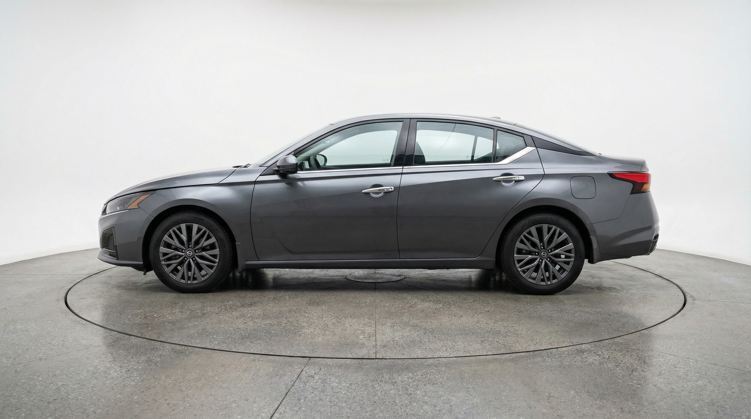 Thumbnail: 2025 Nissan Altima - 4