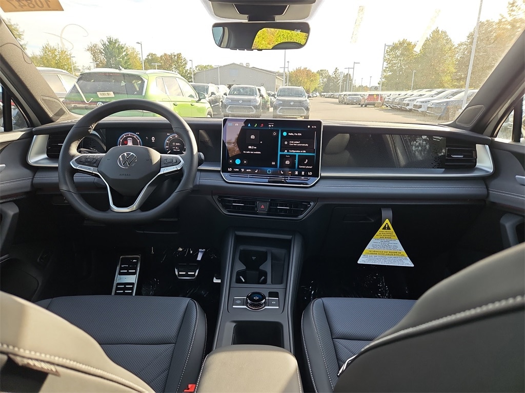 New 2025 Volkswagen Tiguan 2.0T SE R-Line Black SUV