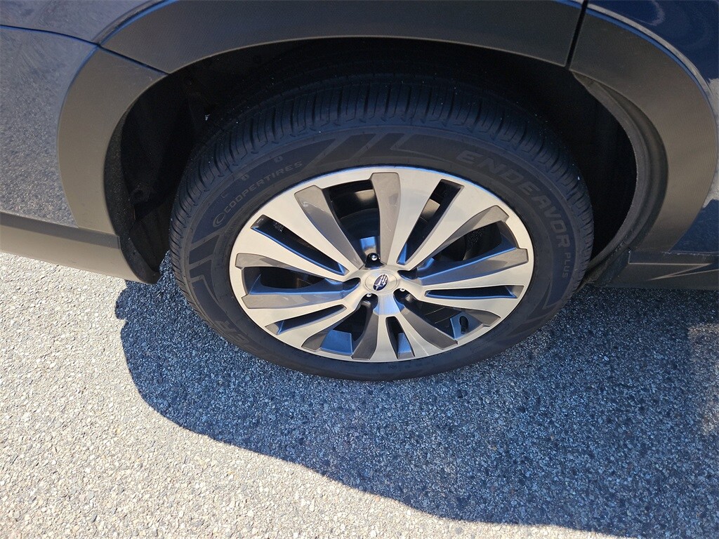 2022 Subaru Ascent Touring photo 2