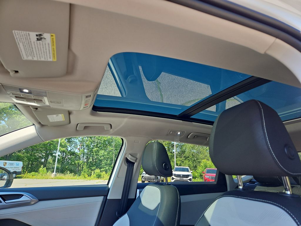 2026 Volkswagen Taos SEL - Photo 8