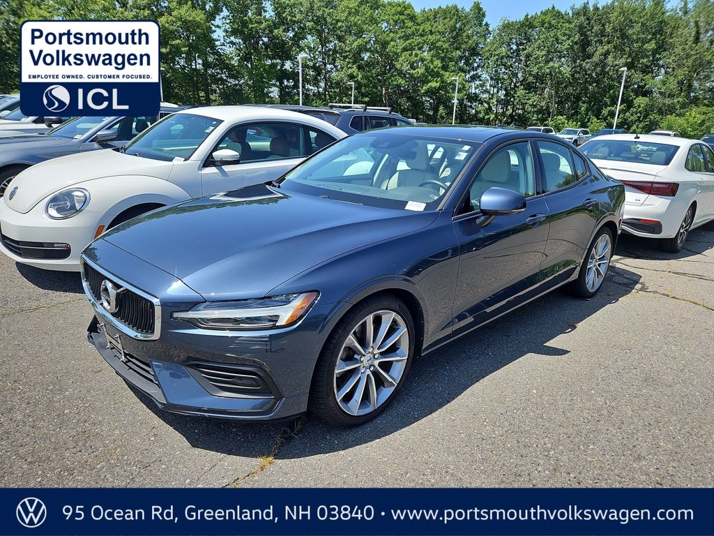 2020 Volvo S60 T6 Momentum AWD's photo