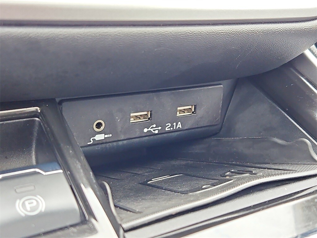 2022 Subaru Outback Limited photo 2