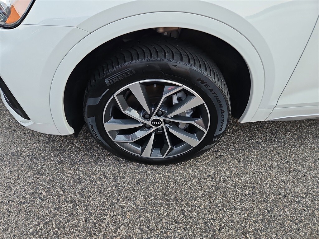2021 Audi Q5 45 Premium photo 3