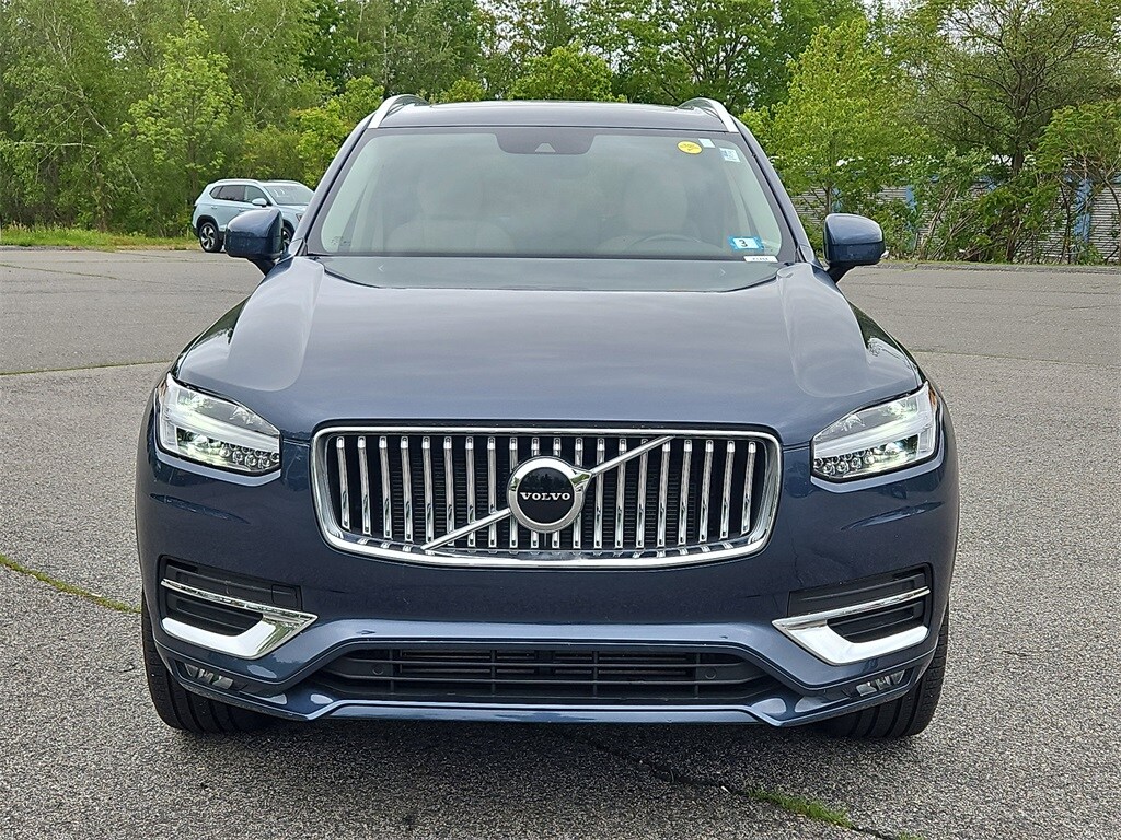 2022 Volvo XC90 T6 Inscription photo 2