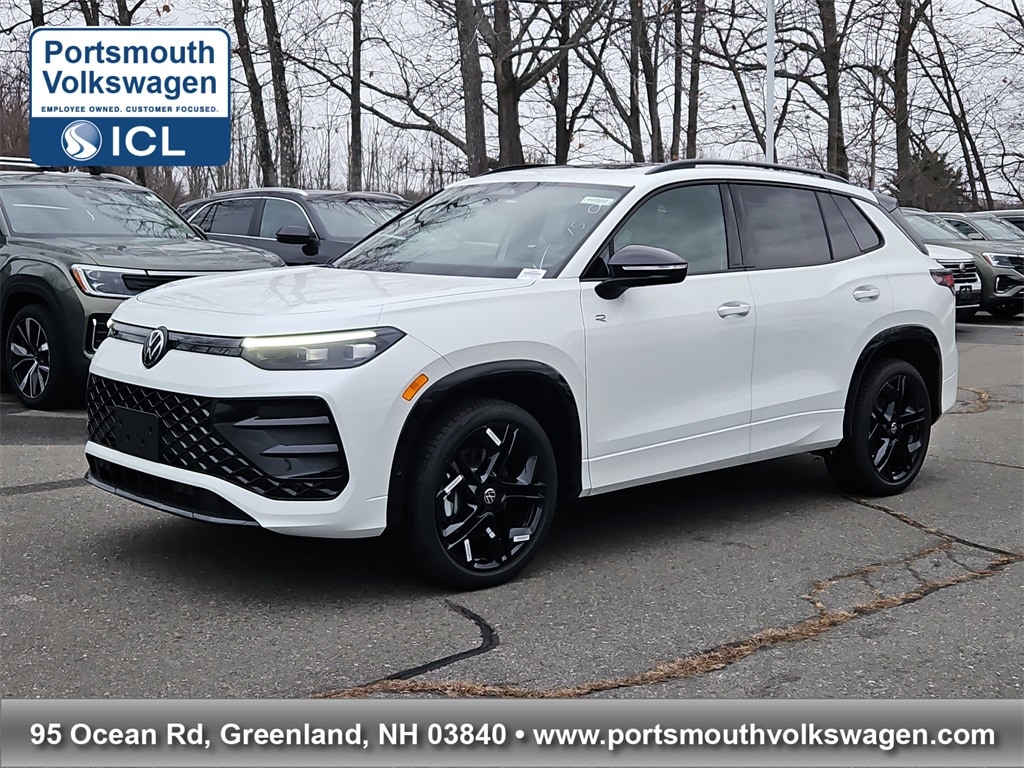 2026 Volkswagen Tiguan SE R-LINE BLACK's photo