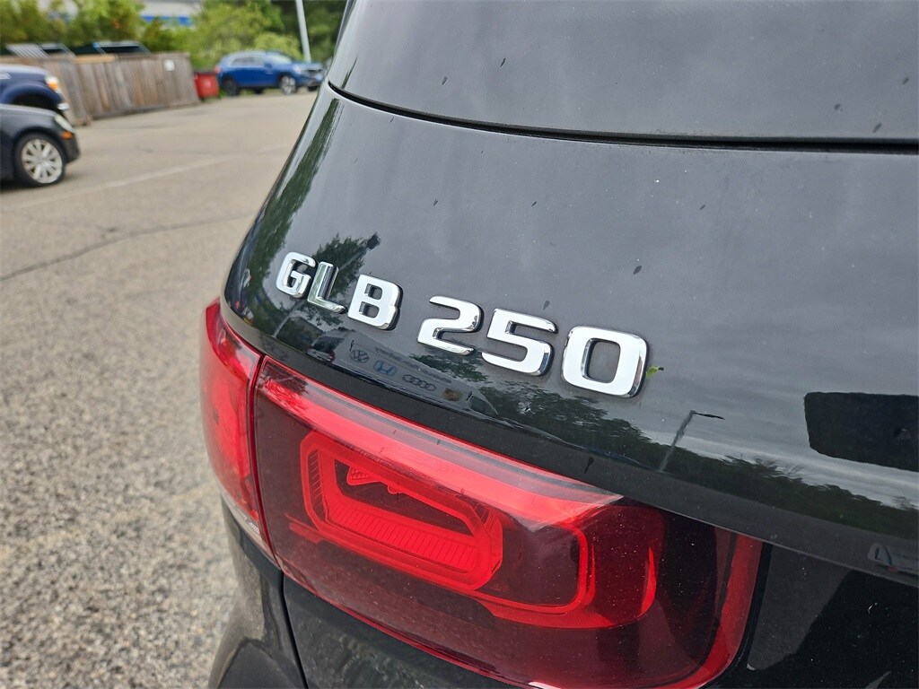 2022 Mercedes Benz GLB 250 4MATIC photo 4