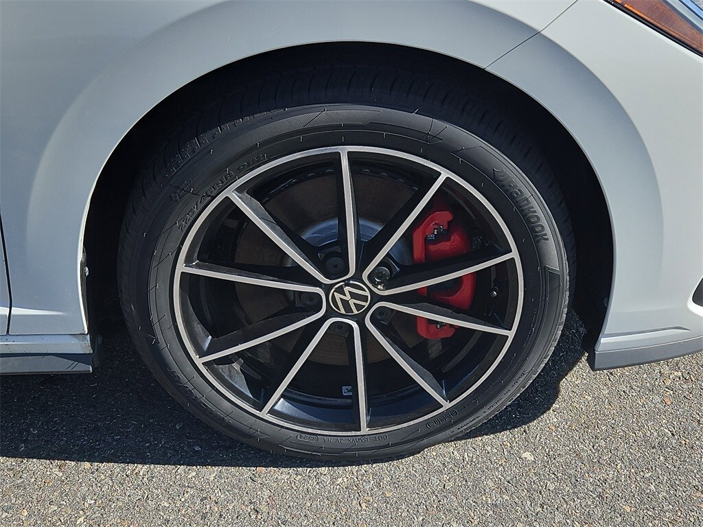 2025 Volkswagen Jetta GLI 2.0T Autobahn photo 3