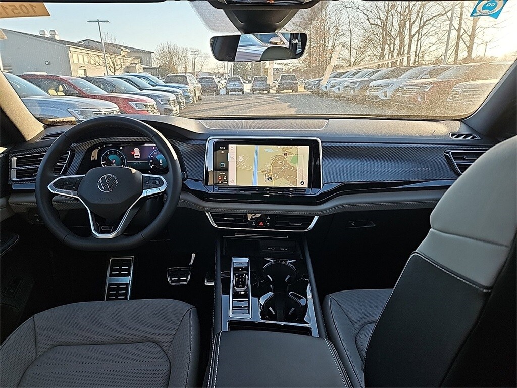 2025 Volkswagen Atlas Cross Sport SEL R-Line photo 4