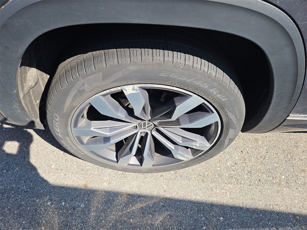 2022 Volkswagen Atlas V6 SEL Premium R-Line photo 2