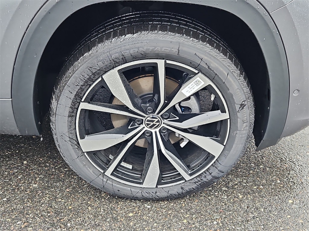 New 2025 Volkswagen Atlas Cross Sport 2.0T SEL Premium R-Line SUV