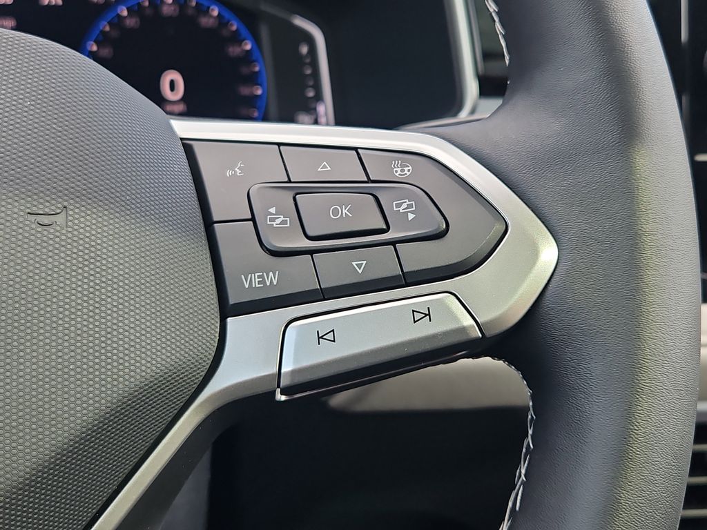 2025 Volkswagen Taos SEL - Photo 17