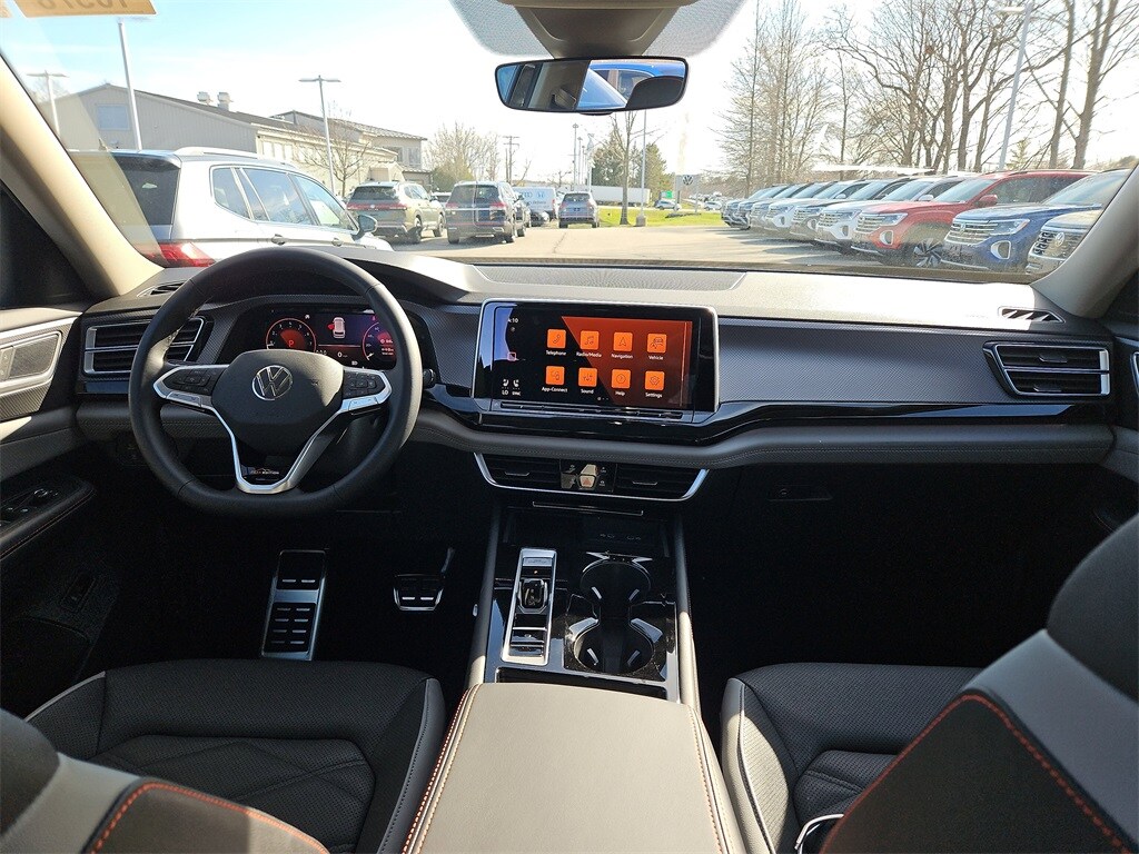 2025 Volkswagen Atlas Peak Edition SE photo 4