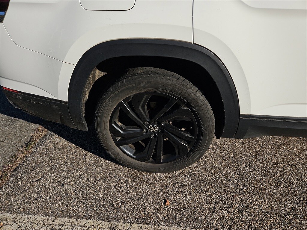 2022 Volkswagen Atlas V6 SE Technology photo 2