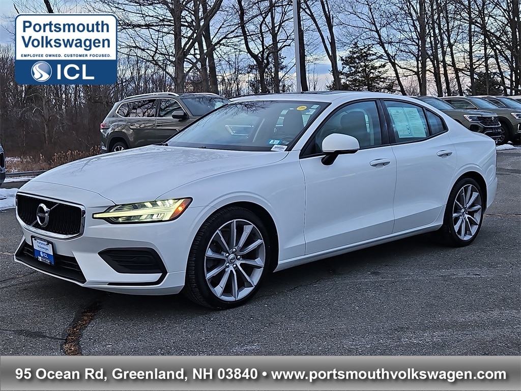 2020 Volvo S60 Momentum's photo