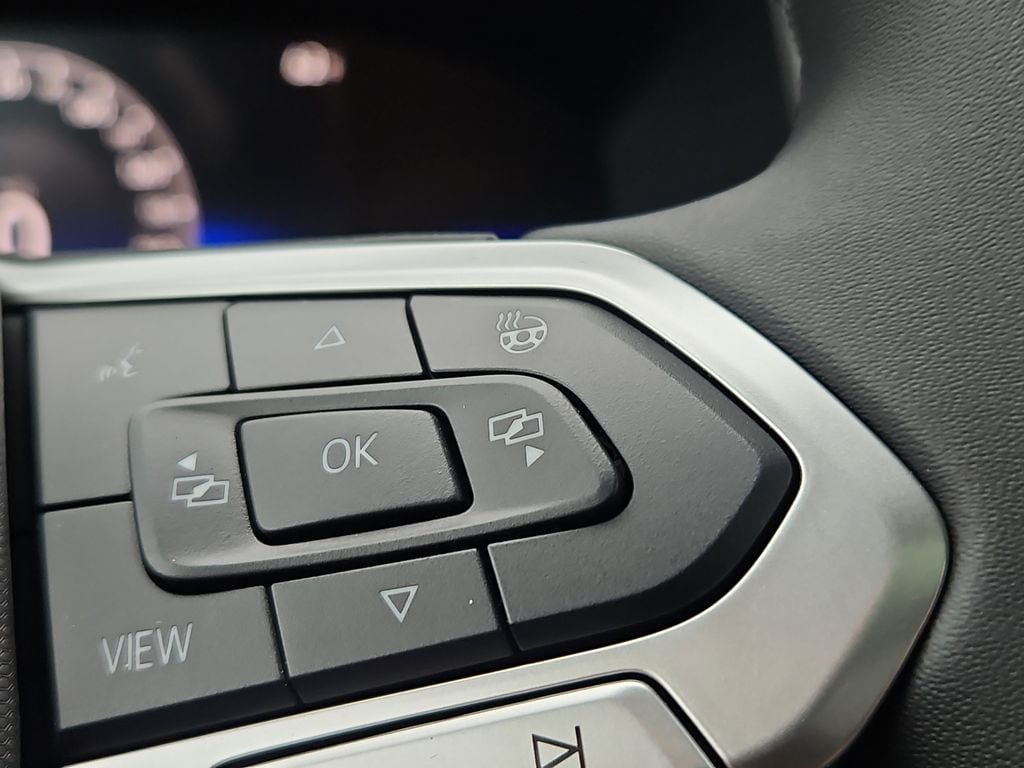 2025 Volkswagen Taos SE Black - Photo 12