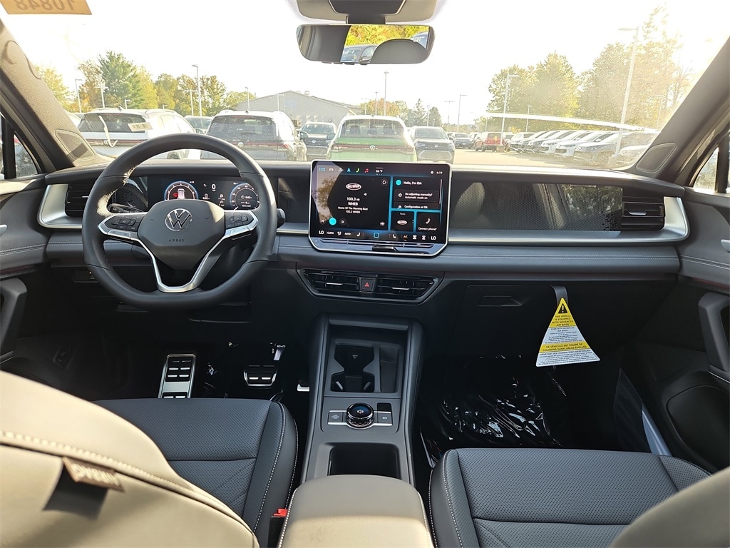 New 2025 Volkswagen Tiguan 2.0T SE R-Line Black SUV