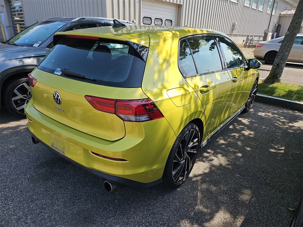 2022 Volkswagen Golf GTI Autobahn photo 2