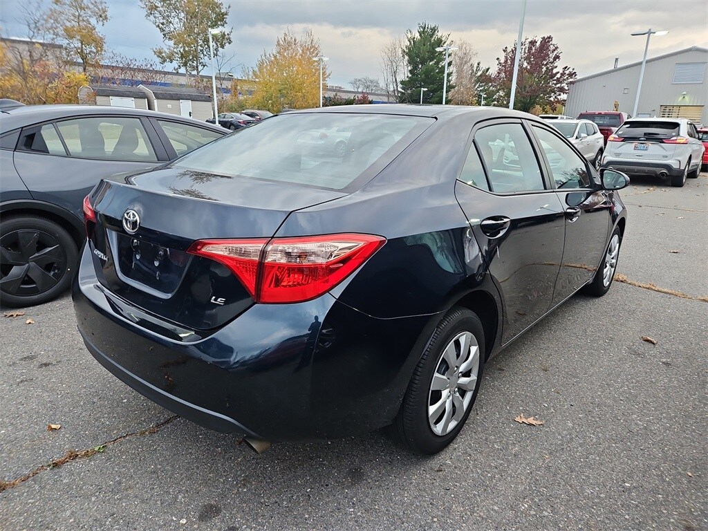 2019 Toyota Corolla LE photo 2