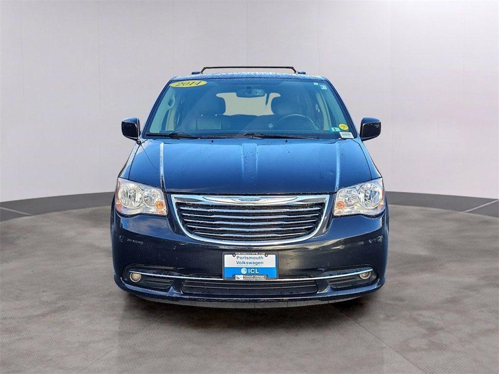 Used 2014 Chrysler Town & Country Touring with VIN 2C4RC1BG4ER216154 for sale in Greenland, NH