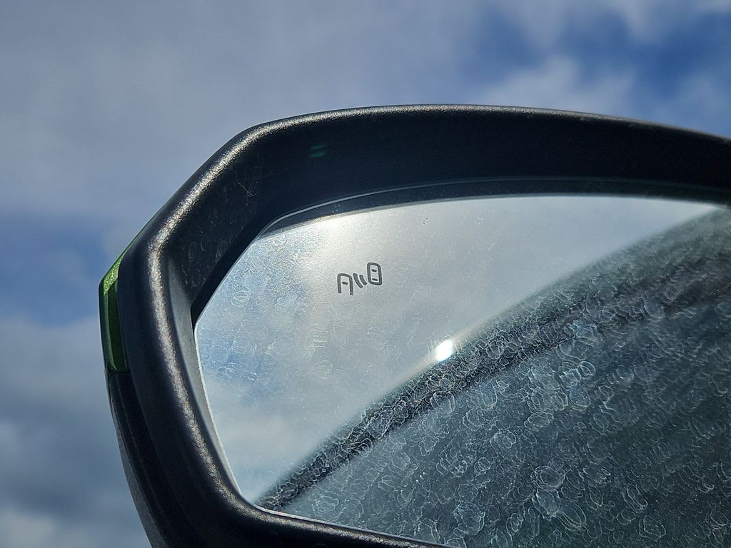 2025 Volkswagen Taos SEL - Photo 14