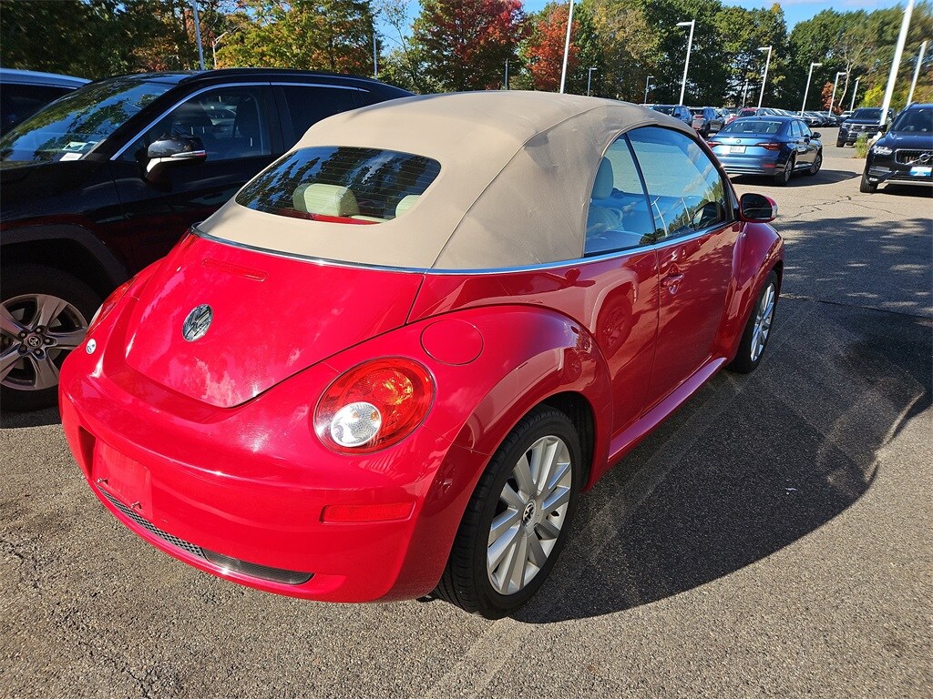 2010 Volkswagen Beetle 2.5L Final Edition photo 2