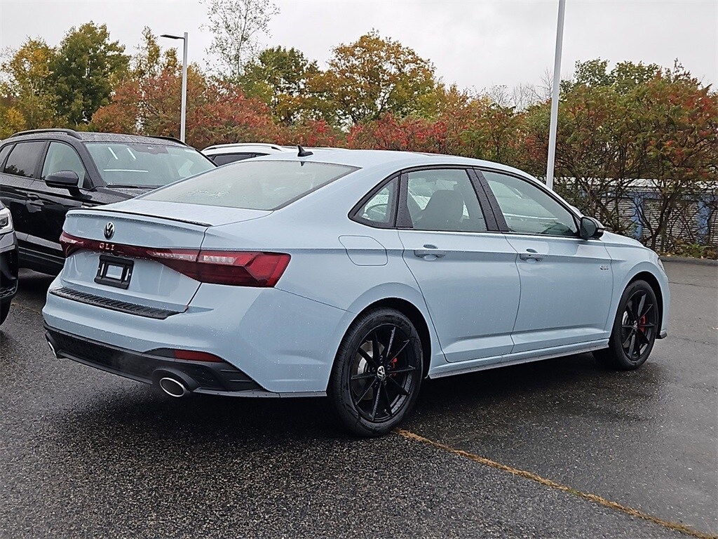 2025 Volkswagen Jetta GLI 2.0T Autobahn photo 2