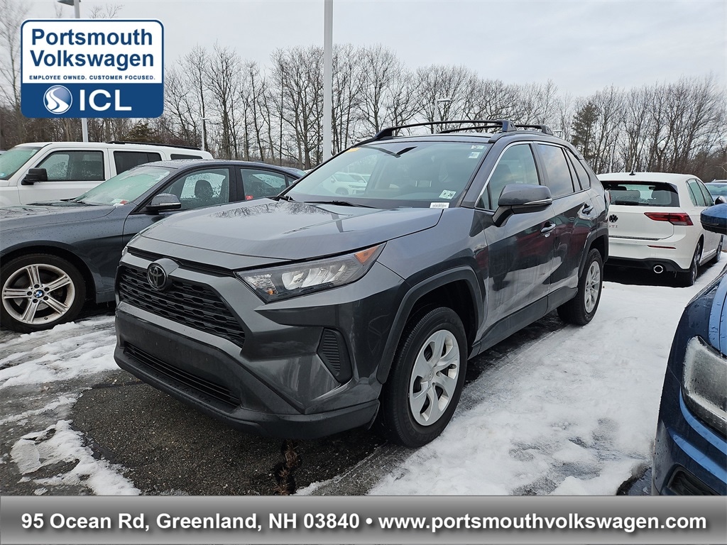 2021 Toyota RAV4 LE's photo