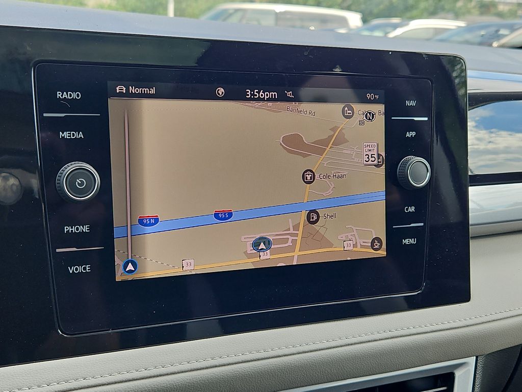 2025 Volkswagen Taos SEL - Photo 9