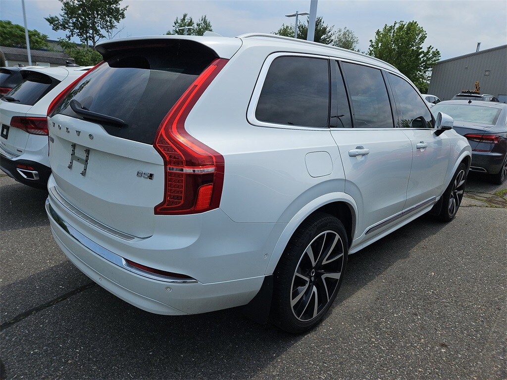 2023 Volvo XC90 B5 AWD Plus photo 2