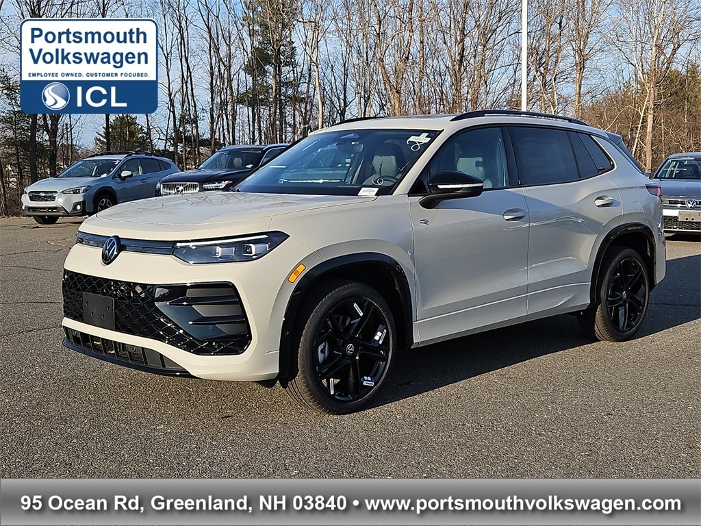 2026 Volkswagen Tiguan SE R-Line Black's photo