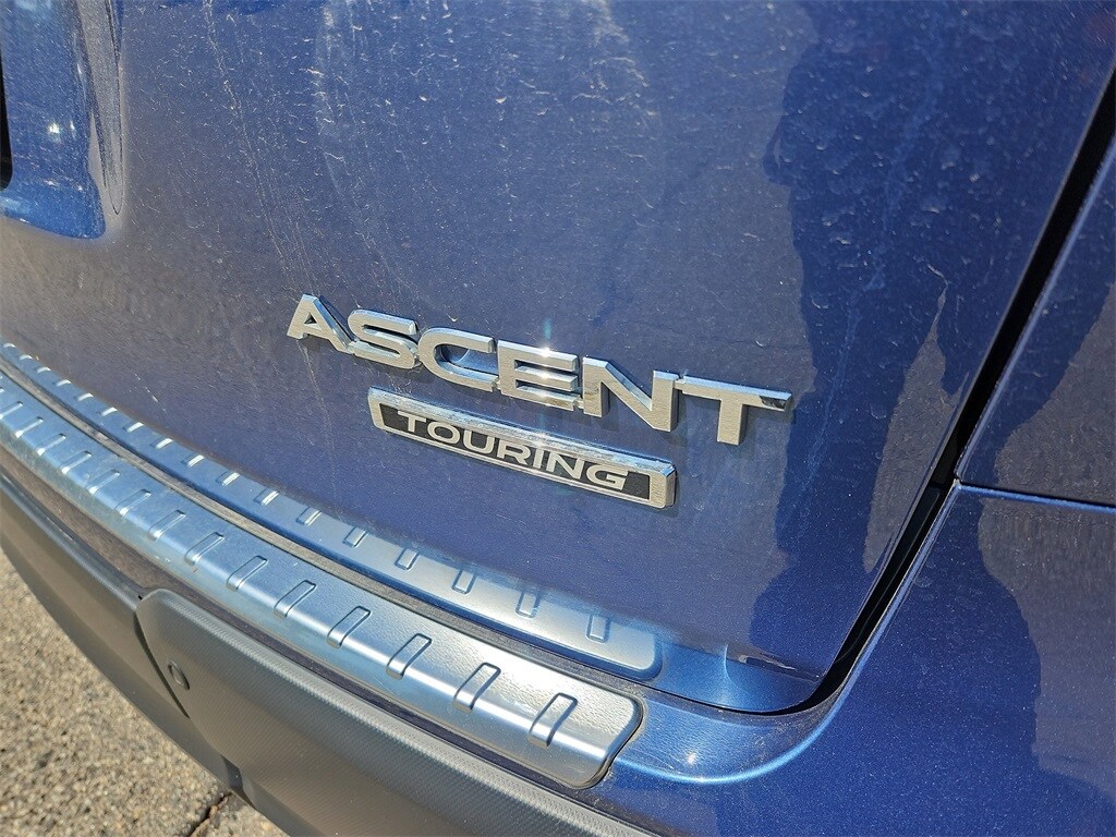 2022 Subaru Ascent Touring photo 3