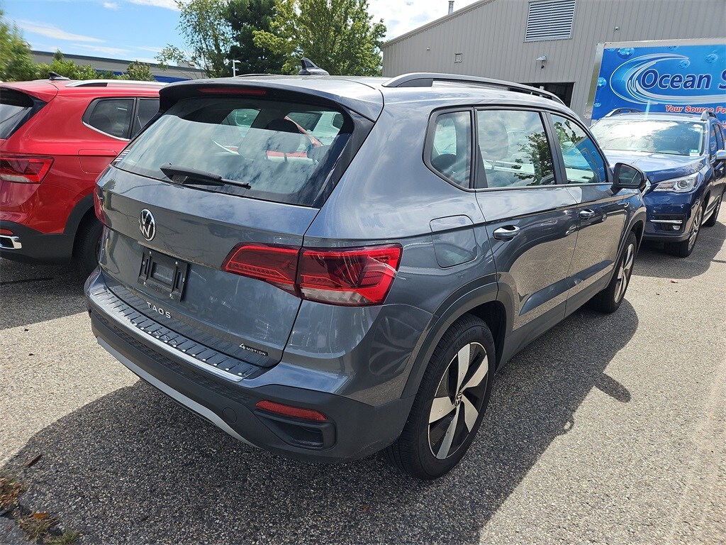 2024 Volkswagen Taos S photo 2