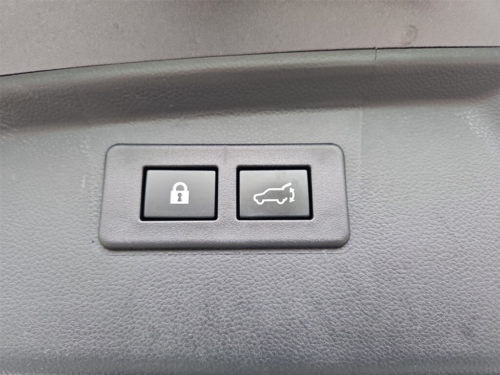 2022 Subaru Outback Limited photo 2
