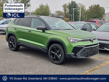 2025 Volkswagen Taos 1.5T SE Black SUV