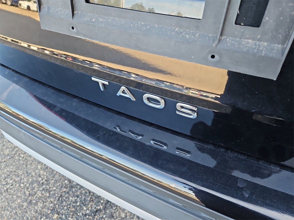 2022 Volkswagen Taos SE photo 4