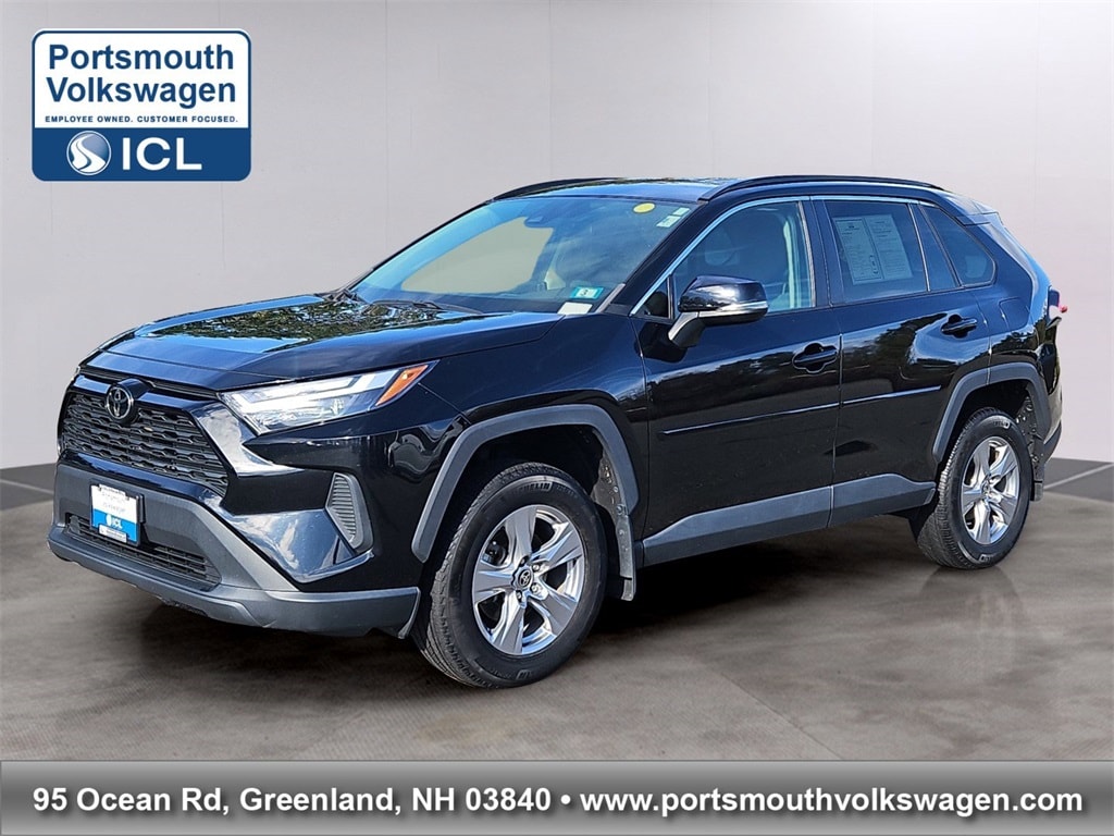 2022 Toyota RAV4 XLE's photo