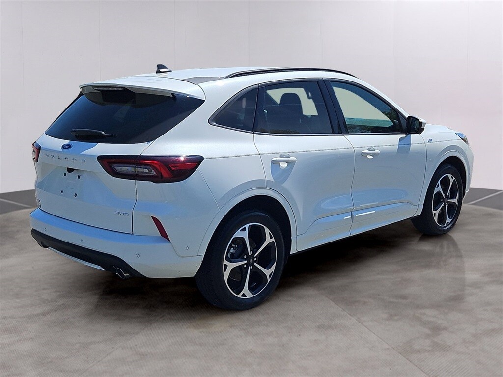 2023 Ford Escape ST-Line Elite photo 4