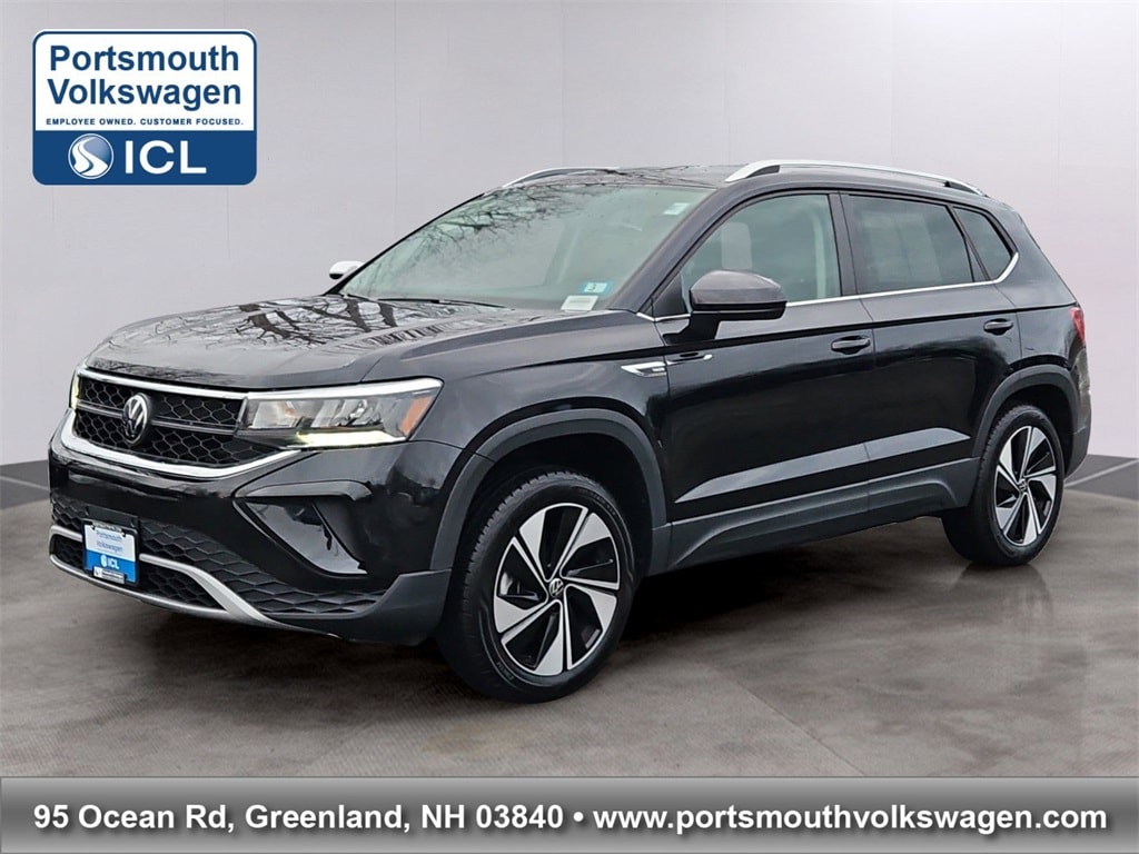 2024 Volkswagen Taos SE's photo