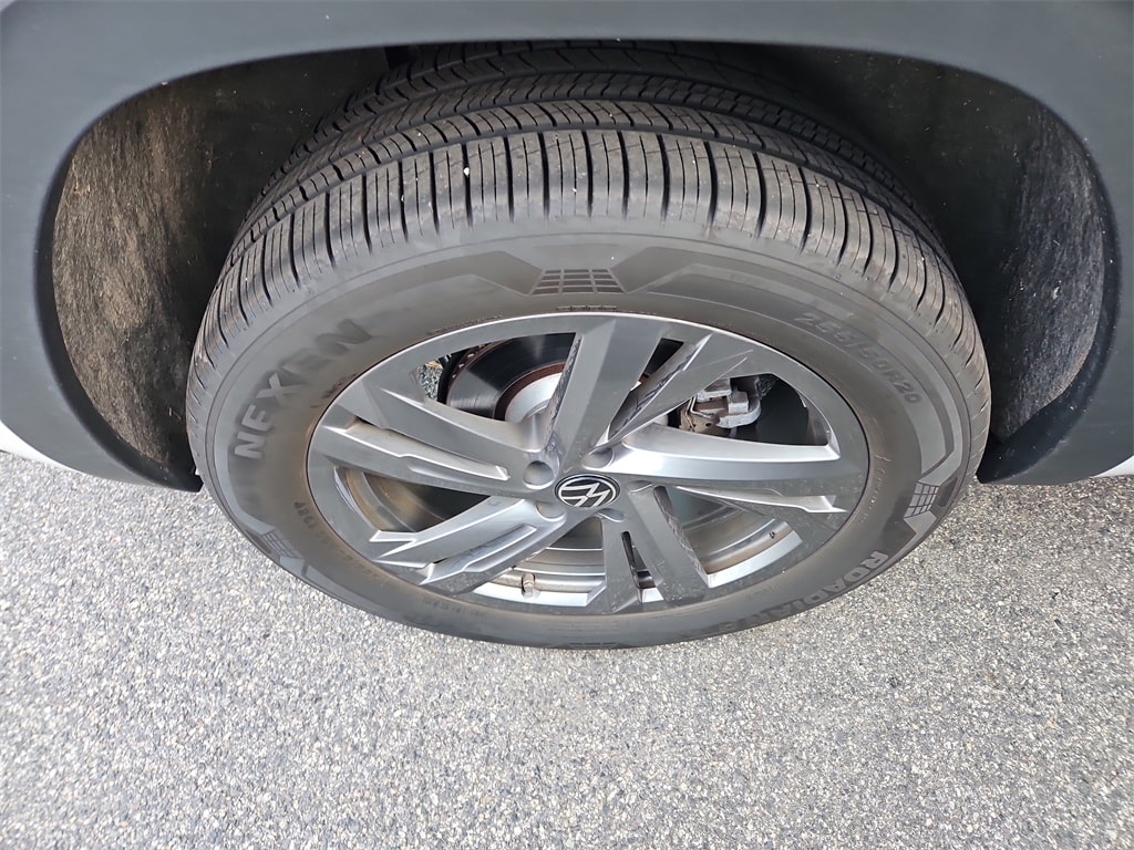 Used 2024 Volkswagen Atlas Cross Sport 2.0T SEL R-Line SUV